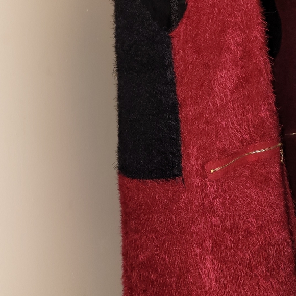 XL Alf Faux Fur Vest | Red and Black - Picture 2 of 7